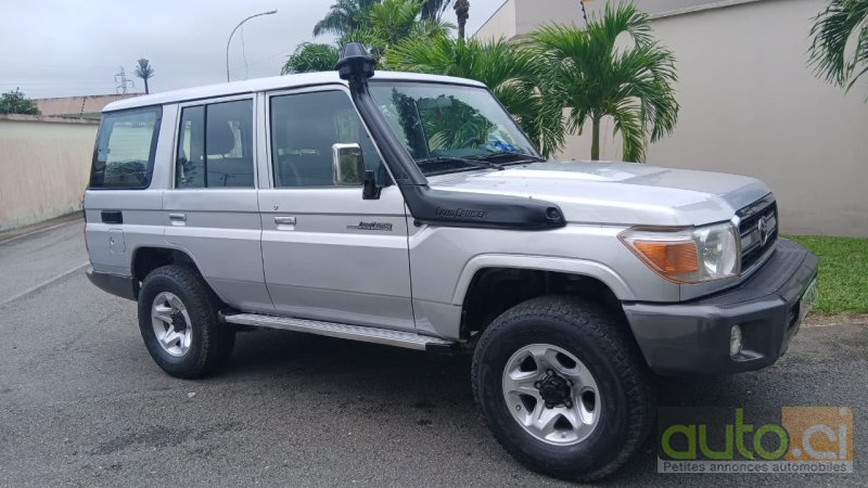 Toyota Land Cruiser Station Wagon