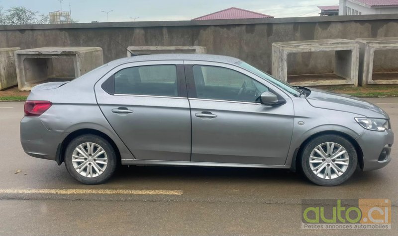 Photo 2 AUTO.CI : Peugeot 301 2.0l