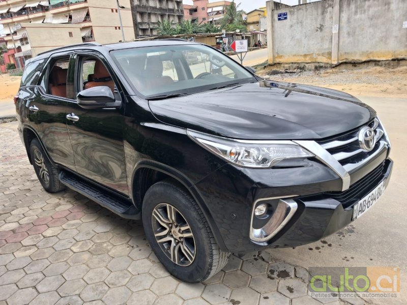 Photo 2 AUTO.CI : Toyota Fortuner   4 cylindres