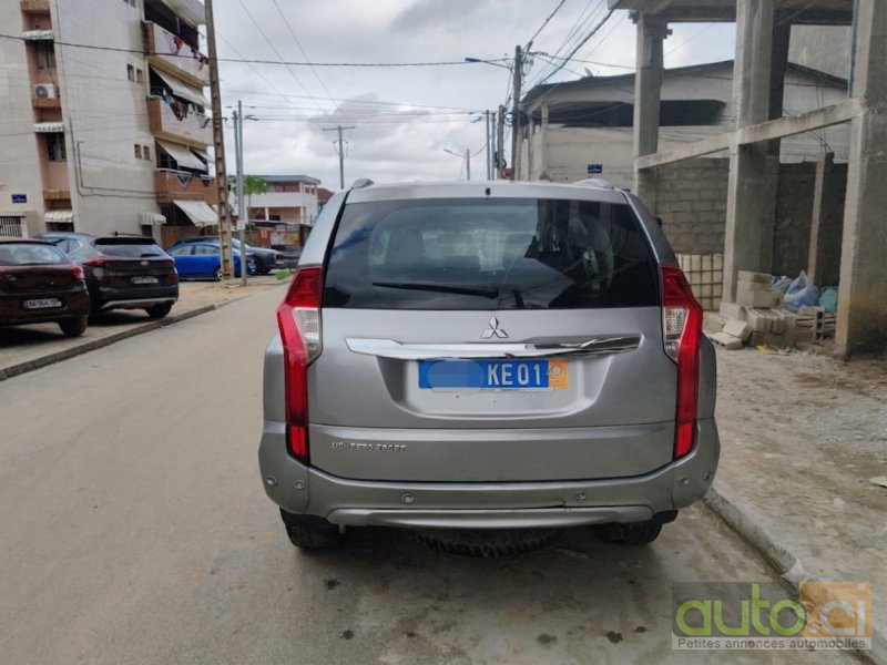 Photo 3 AUTO.CI : Mitsubishi Montero 3.0L moteur V6