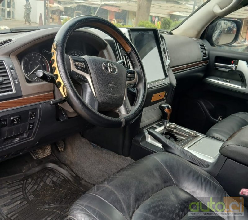 Photo 3 AUTO.CI : Toyota Land Cruiser moteur v8