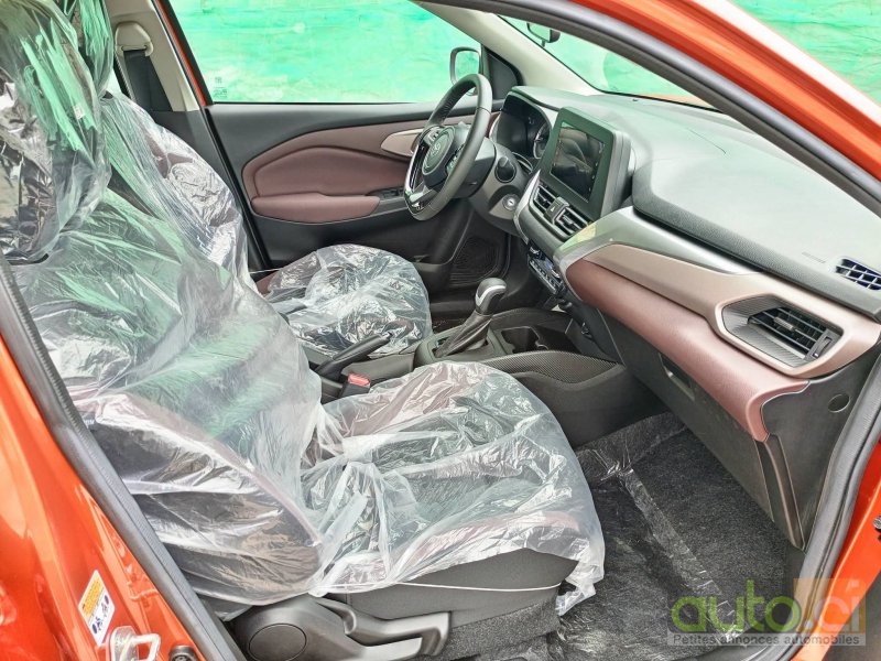 Photo 3 AUTO.CI : Toyota Starlet Starlet CROSS 