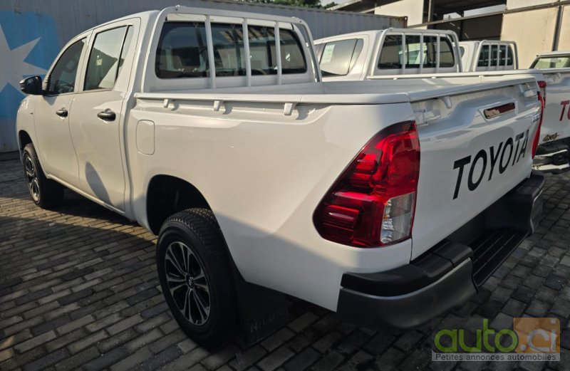 Photo 3 AUTO.CI : Toyota Hilux 4x4 standard 