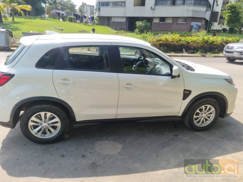 Photo 4 AUTO.CI : Mitsubishi L200 2.0L boîte manuelle 