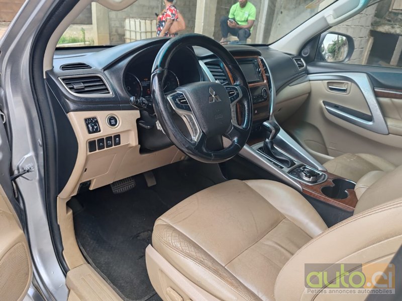 Photo 4 AUTO.CI : Mitsubishi Montero 3.0L moteur V6
