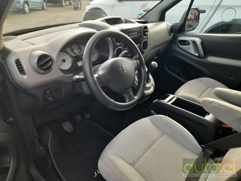 Photo 4 AUTO.CI : Peugeot Partner 1.6 moteur
