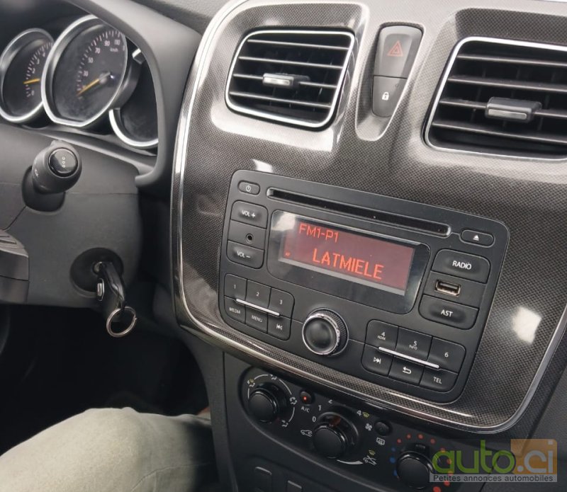 Photo 4 AUTO.CI : Renault Sandero 2.0L 