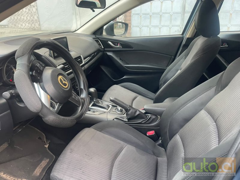 Photo 4 AUTO.CI : Mazda 3 moteur 4 cylindre