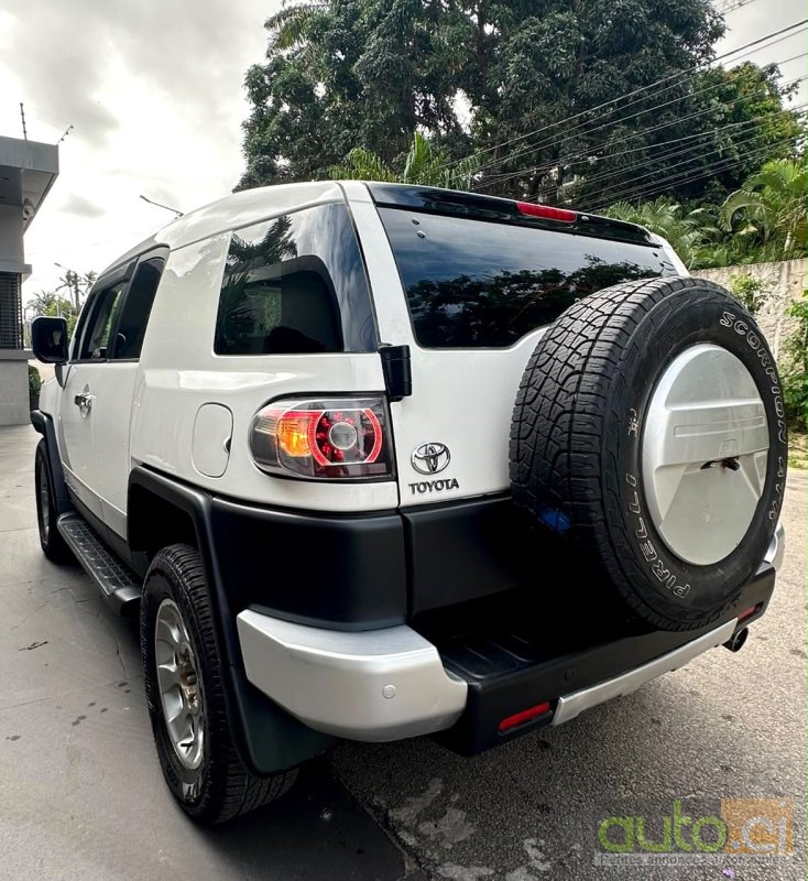Photo 4 AUTO.CI : Toyota FJ Cruiser 4.0 V6