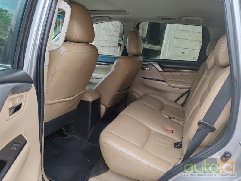 Photo 5 AUTO.CI : Mitsubishi Montero 3.0L moteur V6