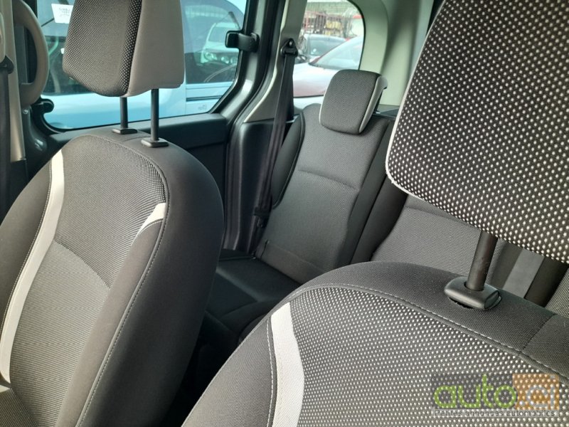 Photo 5 AUTO.CI : Renault Kangoo 1.6 moteur  5 places 