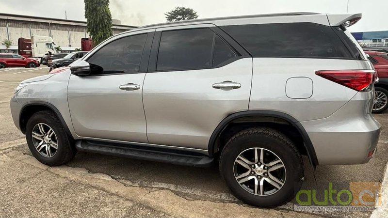 Photo 5 AUTO.CI : Toyota Fortuner  2.0L vvti