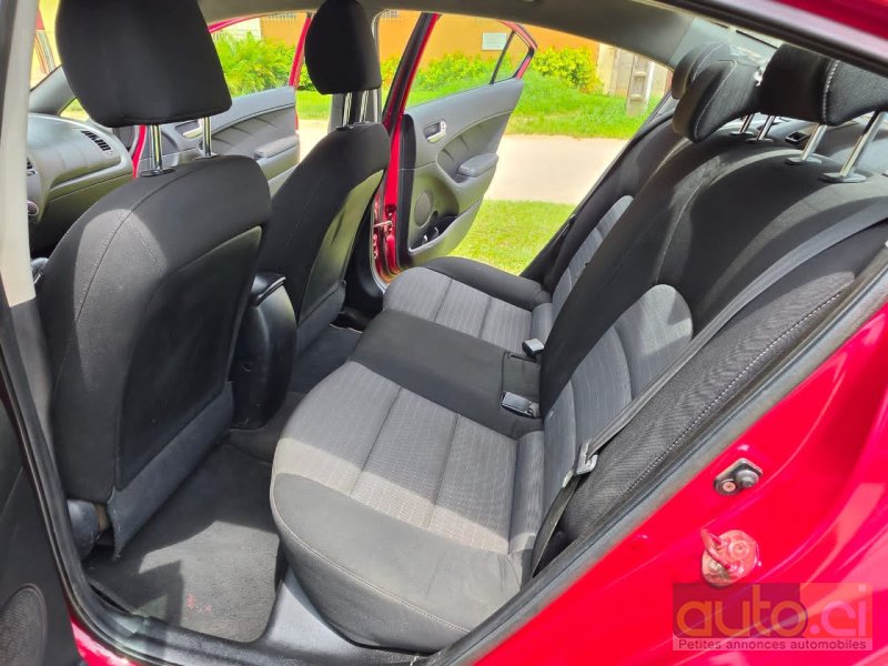 Photo 6 AUTO.CI : KIA Forte 2.0L GDI