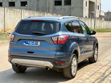 Annonce AUTO.CI : Ford Escort 1.6 moteur  escape full o