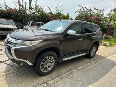 Annonce AUTO.CI : Mitsubishi Montero 3.0L entretien à faire 