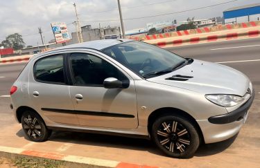 Annonce AUTO.CI : Peugeot 206 Manuelle climatisation d’