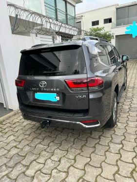 Annonce AUTO.CI : Toyota Land Cruiser L300 VXR 70ieme anniversa