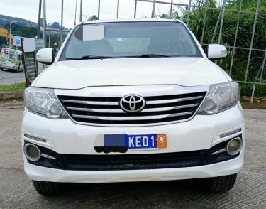 Annonce AUTO.CI : Toyota Fortuner  AMERICAN MANUELLE 2015