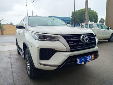 Annonce AUTO.CI : Toyota Fortuner  Acheté chez CFAO v6 7plac