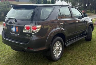 Annonce AUTO.CI : Toyota Fortuner  Moteur vvti 4cylindres 