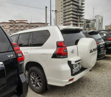 Annonce AUTO.CI : Toyota Prado Moteur V6 7 places 