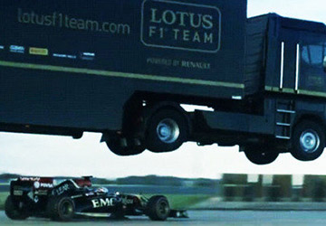 [TOP 10] Top 10 n°10, quand un truck vole au-dessus d'une Formule 1 !