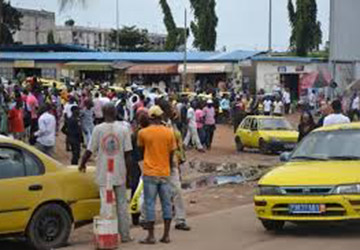 Transport urbain à Cocody: Des syndicats défient le maire