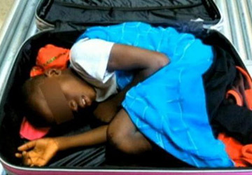 Espagne: ‟ l’enfant de la valise „ pourra retrouver sa mère (avocat)
