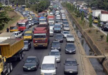 Automobile: bataille des constructeurs pour vendre du neuf en Afrique